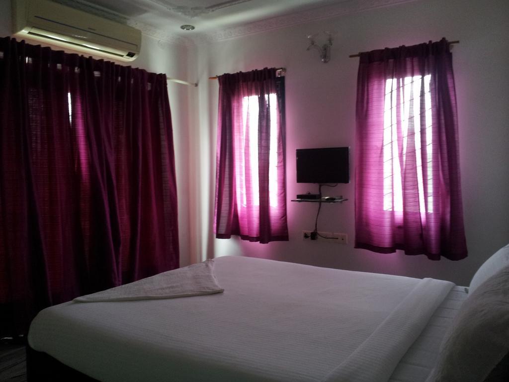 Roshini Serviced Apartments Chennai Oda fotoğraf